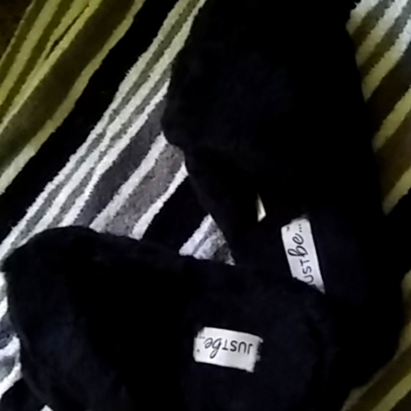 Shoe - Picture 3 of 4